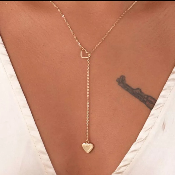 🦋NWOT golden heart necklace - Picture 1 of 1